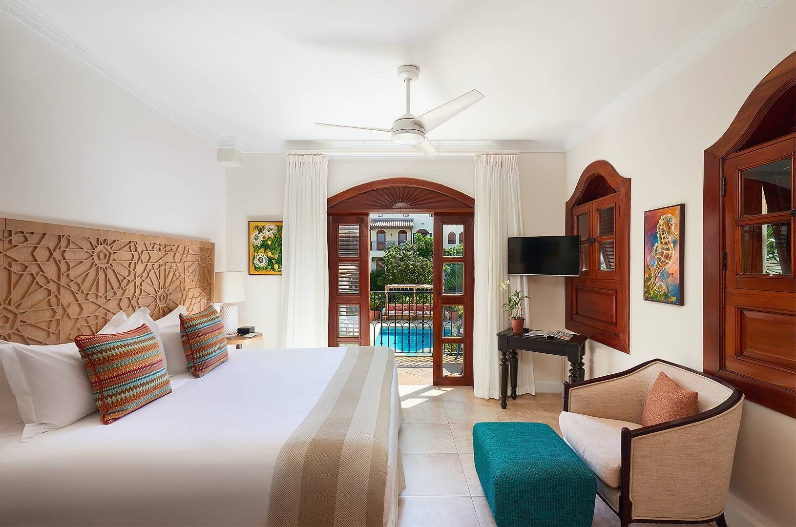 Two Bedroom Oceanview Villa with Pool and Rooftop Terrace