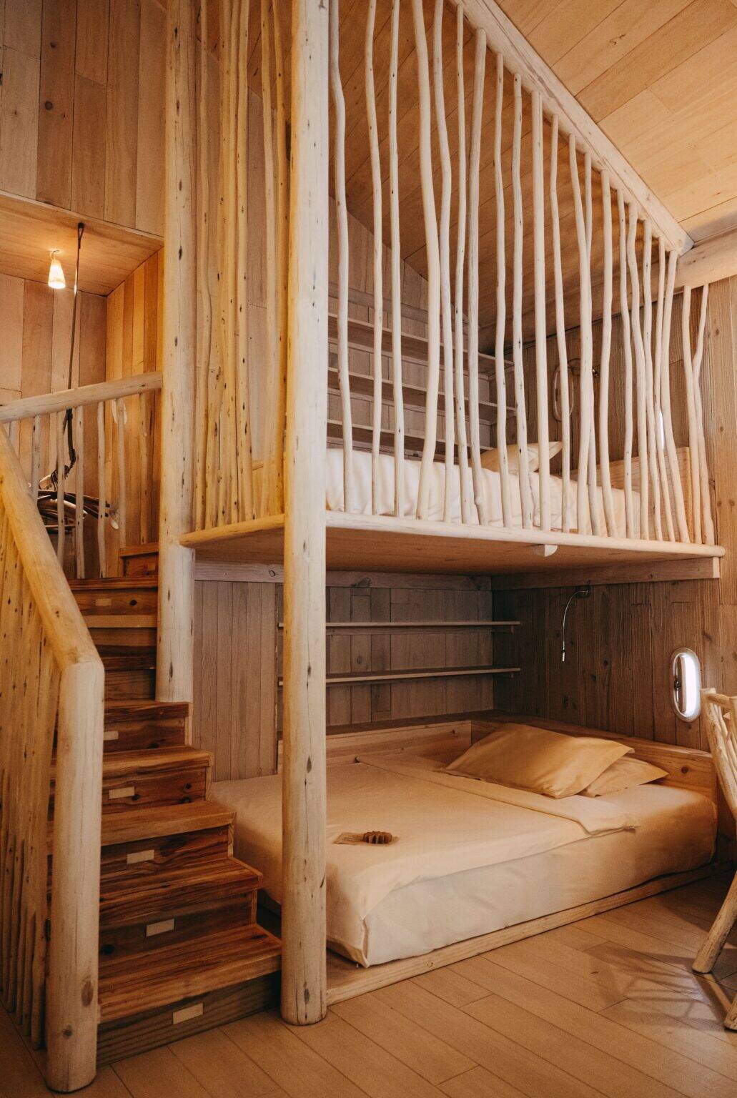FOUR BEDROOM SUNSET WATER RESERVE WITH SLIDE (VILA 105)
