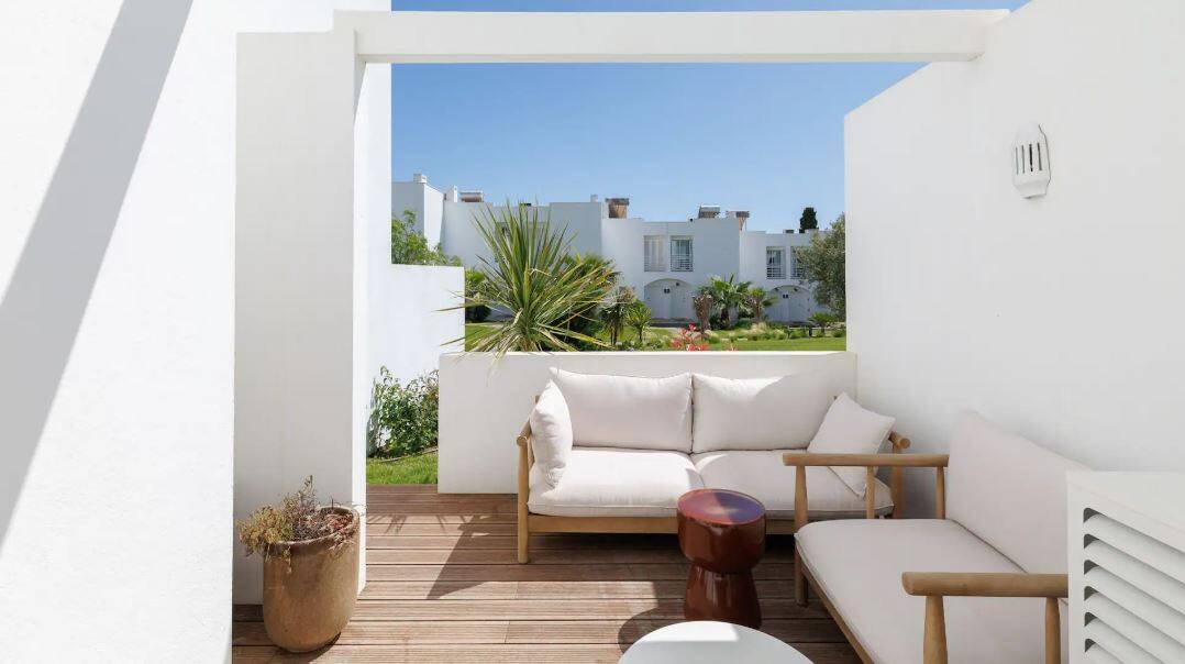 ONE BEDROOM SUITE GARDEN VIEW WITH TERRACE
